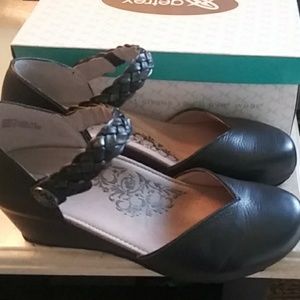 Aetrex Ankle Strap Mary Jane